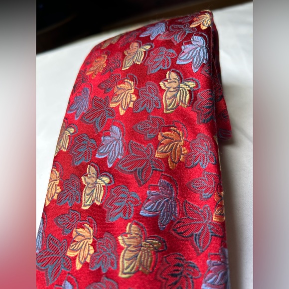 Paul Fredrick 100% Italian silk tie. - Picture 5 of 5